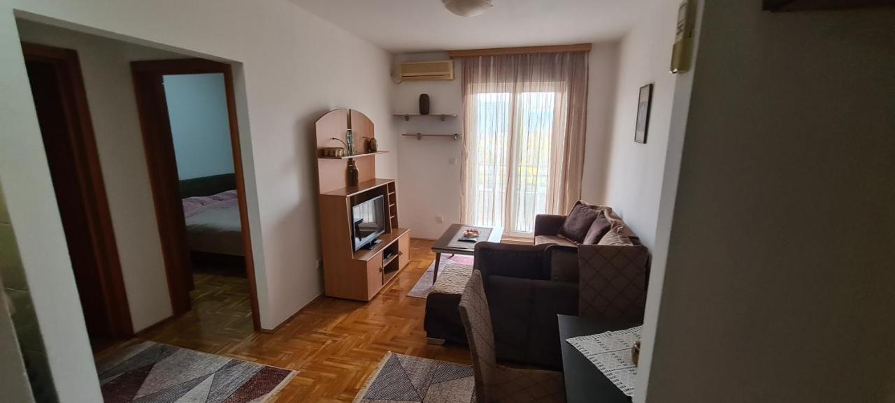 Apartman Velimir Stari Aerodrom Podgoriţa Exterior foto